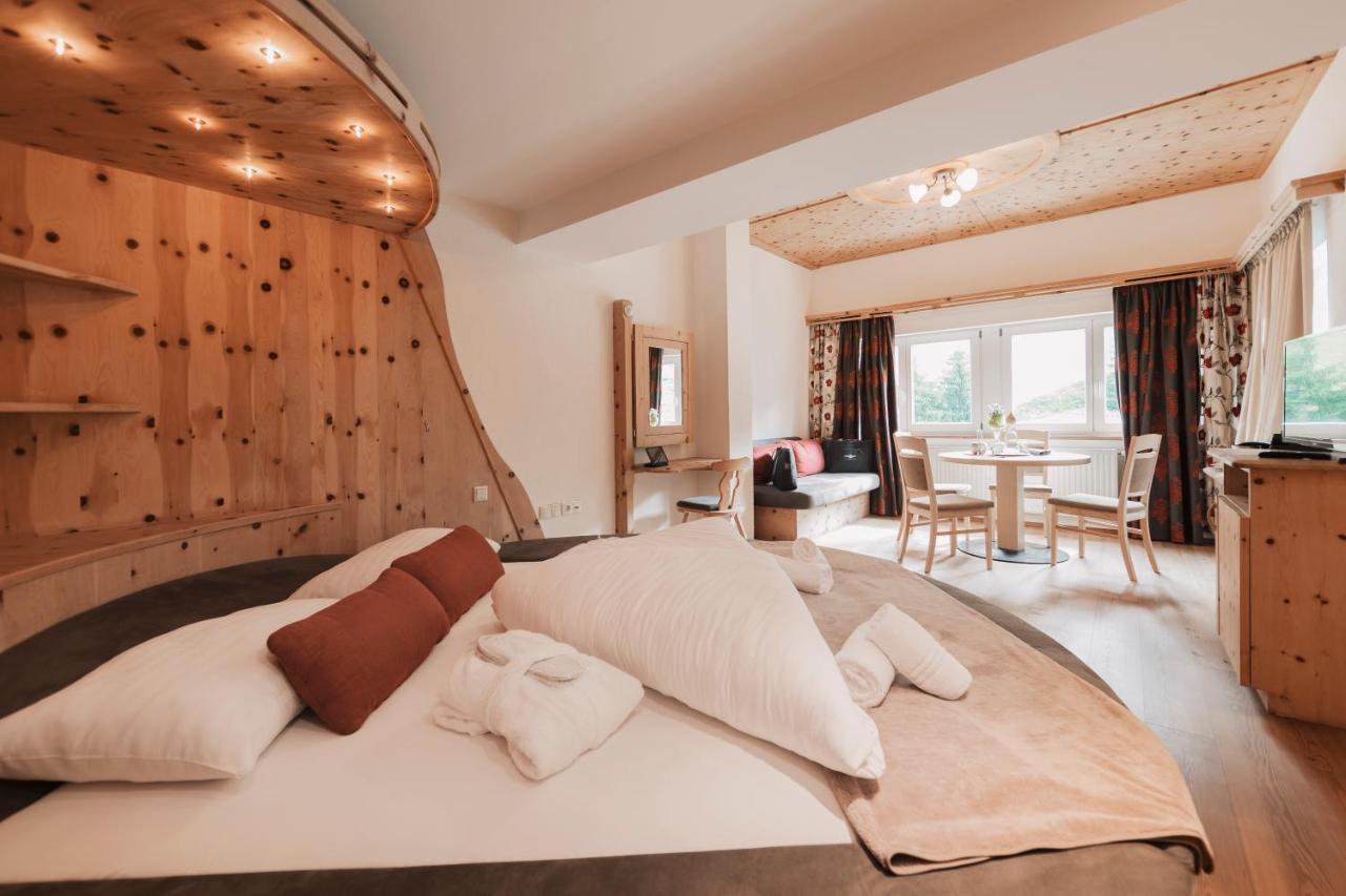 Wellness Aparthotel Panorama Alpin - Ferienwohnungen Jerzens Im Pitztal Luaran gambar