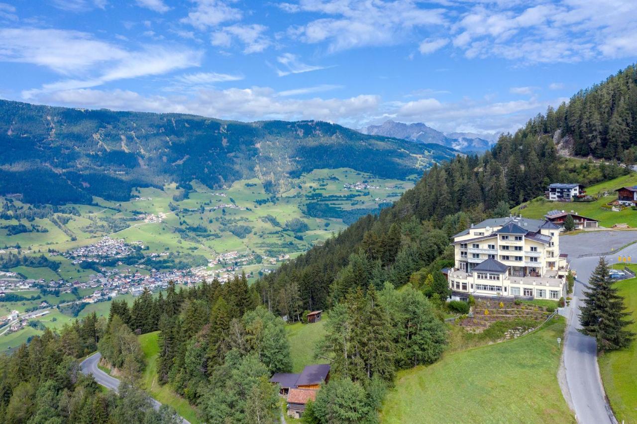 Wellness Aparthotel Panorama Alpin - Ferienwohnungen Jerzens Im Pitztal Luaran gambar