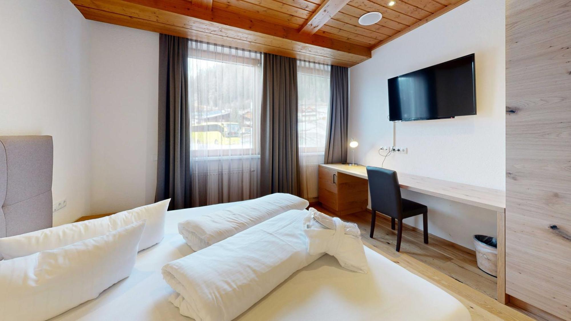 Wellness Aparthotel Panorama Alpin - Ferienwohnungen Jerzens Im Pitztal Luaran gambar