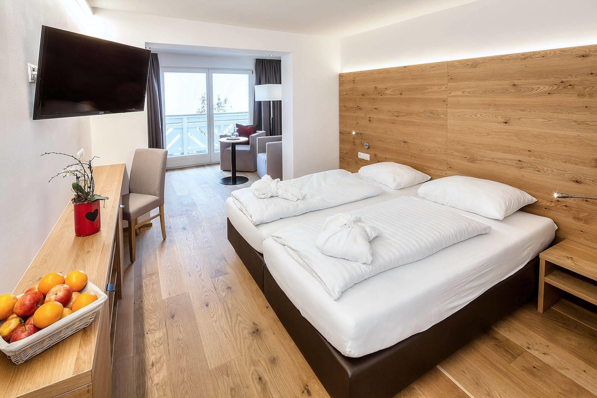Wellness Aparthotel Panorama Alpin - Ferienwohnungen Jerzens Im Pitztal Luaran gambar